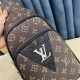 So many people looking at the bag!  LV is not good to sell turn the picture know. Newest 2020 Launched Men's Chest Bag, Selected Leather - High-grade Imported Cowhide Leather, Imported Lining Design  Uniform alignment [B