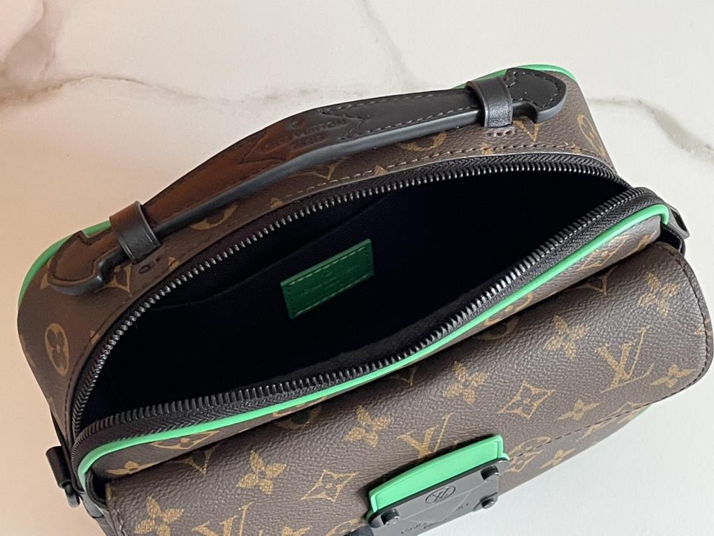 Top quality original  Original development, all-steel hardware    This S Lock messenger bag in Monogram Macassar canvas features a new closure inspired by Georges Vuitton's hard case closure designed in 1886. A special f