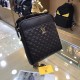 New  LOUIS VUITTON (Louis Vuitton)   2021 latest shoulder bag is not only the bag type to do a good job, but also the quality is very fine, the front pocket of the classic embossed, semi-stereotypes design, hardware supp