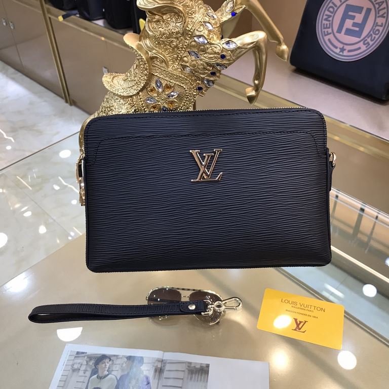 New  LOUIS VUITTON (Louis Vuitton)  2021 latest clutch bag Not only the bag type is well done, but also the quality is very fine, using imported buffalo leather, semi-stereotypical design, hardware supporting the style i