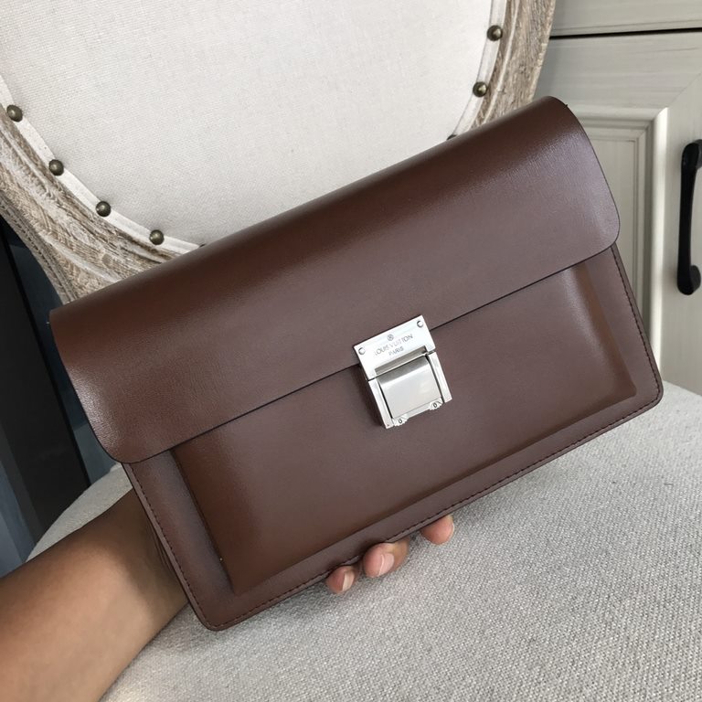 Top counter rat ruthless goods 2021 latest style LV combination lock men's flap clutch bag fire models large shipments pull, clamoring counter goods  top original single goods  paper talking about bragging rights we will