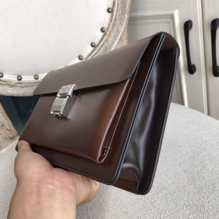 Top counter rat ruthless goods 2021 latest style LV combination lock men's flap clutch bag fire models large shipments pull, clamoring counter goods  top original single goods  paper talking about bragging rights we will