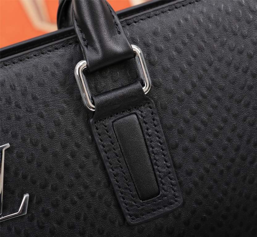 [TOP ORIGINAL QUALITY] 2022 Newest LV Briefcase The original European imported cowhide sketches the iconic lines of ostrich pattern, made with imported equipment, fashionable and trendy, counter quality, more zipper pock