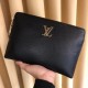 The new handbag   , embroidered Lv home English, leather soft and comfortable, feel super good, high quality , especially classy, very fashionable and durable   out of the essentials   Size 29  18  Color Black Model 8065