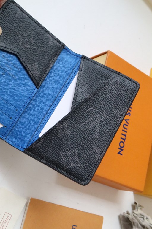 M80767Pocket walletCrafted in Epi leather, this pocket wallet is lined in smooth leather and Monogram Eclipse canvas with a Monorgam print, giving it a surprisingly classic look. This compact wallet features three credit