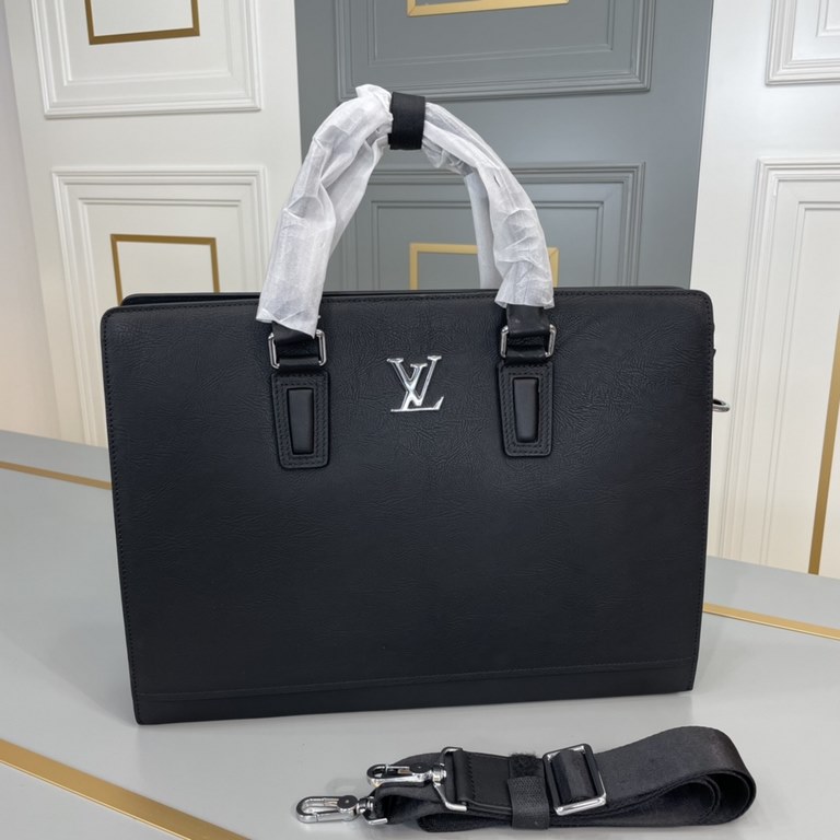 The original official network original single goods [love] LV original single authentic new counter with the same high-end men's casual briefcase   workmanship is super refined and elegant. With imported raw materials co