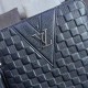 top LV crossbody bags    classic hot shipping pull, without adding any effect) top imported original cowhide, ultra-high definition hardware logo logo, ultra-comfortable feel soft leather, ultra-high technology leather d