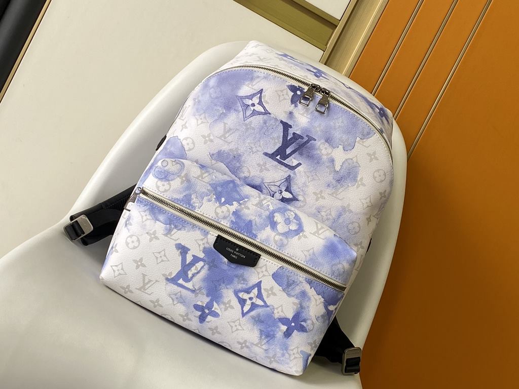 Top Original  M45760 Ink Blue Discovery Shoulder Bag Aurora Monogram Floral and LV Letters takes a cue from the classic design of the collegiate style backpack, featuring an iPad pocket. Adjustable leather straps ensure 