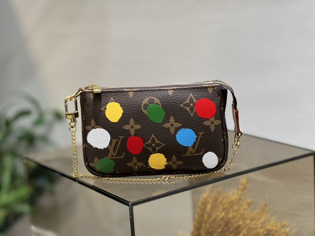 M81866 M58009 Louis Vuitton and Yayoi Kusama are back for the second installment of their collaboration. The Japanese artist's lifelong obsession with polka dots as a figurative expression of her inner struggles is repro