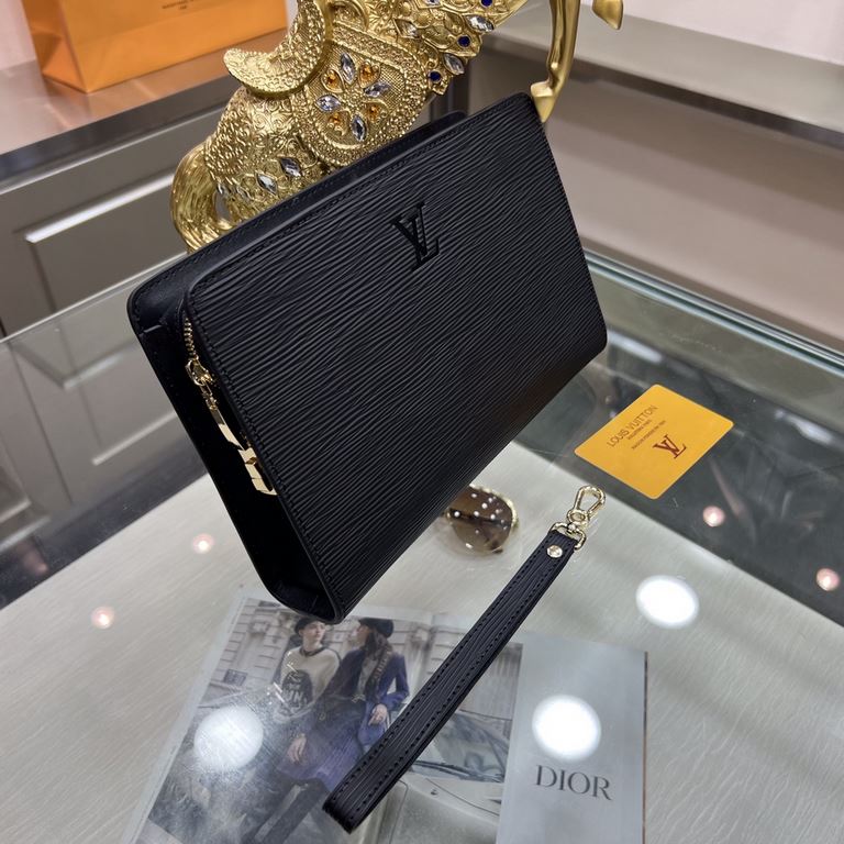 New  LOUIS VUITTON (Louis Vuitton)   the latest clutch bag Not only the bag type to do a good job, and the quality is also very fine, using imported water ripple cowhide leather production, hardware supporting with a com