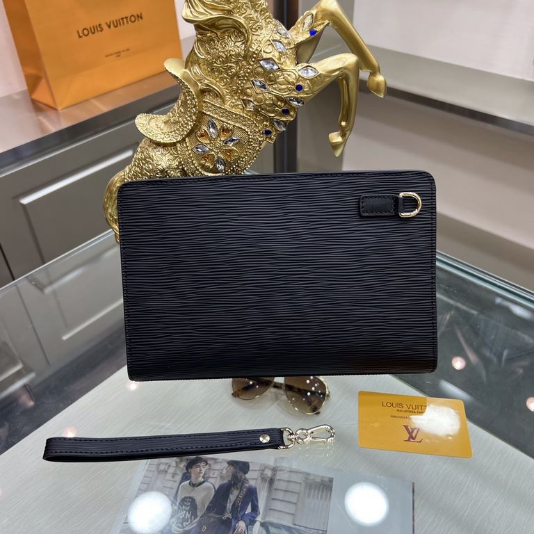 New  LOUIS VUITTON (Louis Vuitton)   the latest clutch bag Not only the bag type to do a good job, and the quality is also very fine, using imported water ripple cowhide leather production, hardware supporting with a com