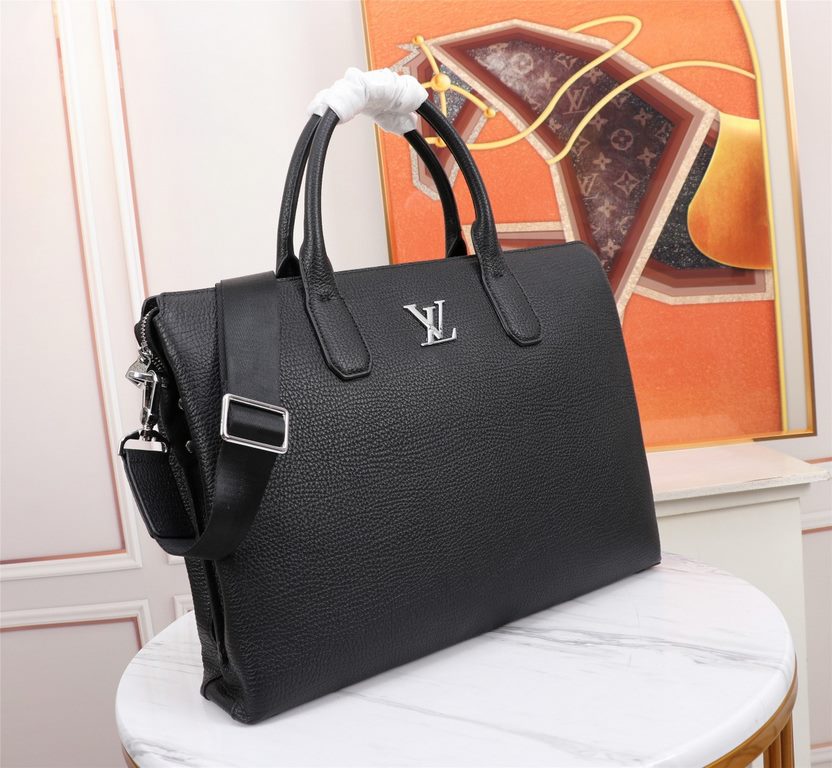 【Top Original Quality】 2022 Newest LV Briefcase The original European imported cowhide sketches the iconic lines, made with imported equipment, fashionable and trendy, counter quality, more zipper pockets and internal pa