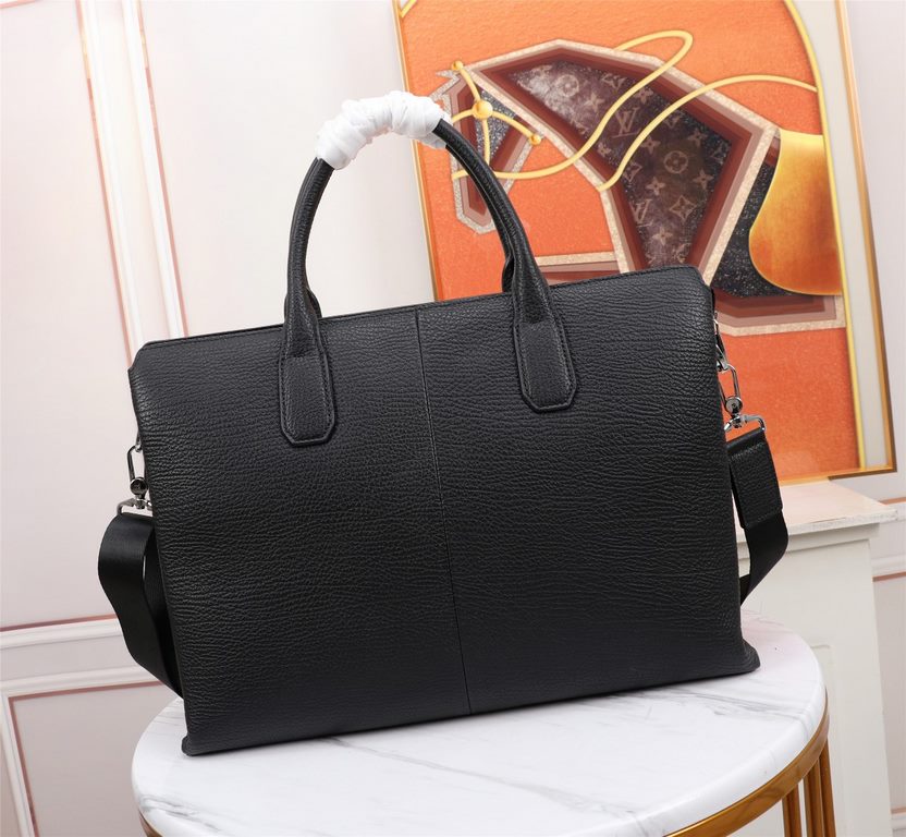 【Top Original Quality】 2022 Newest LV Briefcase The original European imported cowhide sketches the iconic lines, made with imported equipment, fashionable and trendy, counter quality, more zipper pockets and internal pa