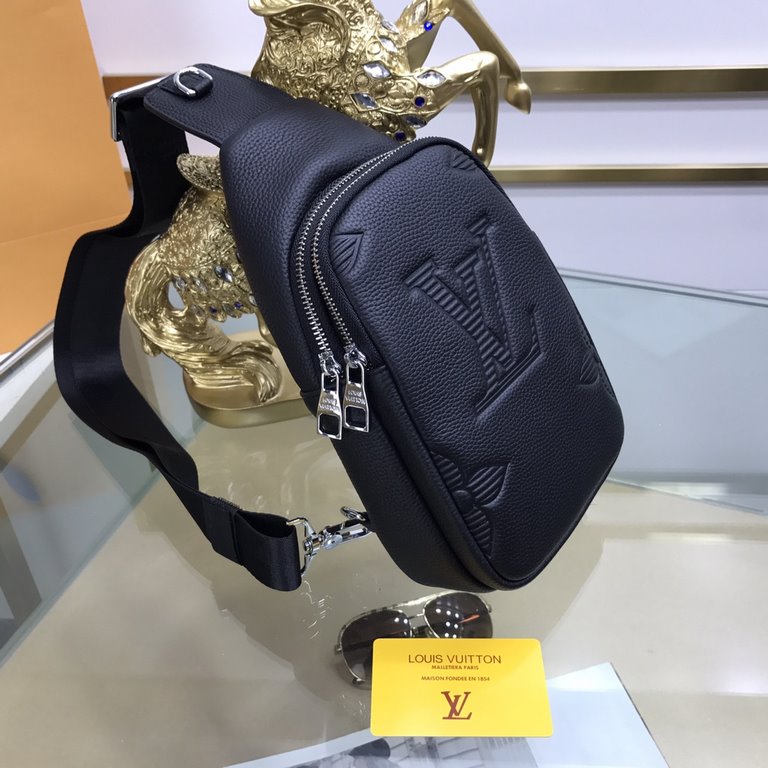 New  LOUIS VUITTON (Louis Vuitton 66121-3)   the latest chest bag Not only the bag type to do well, and the quality is also very fine, the use of imported cowhide embossed production, hardware supporting the style of sim