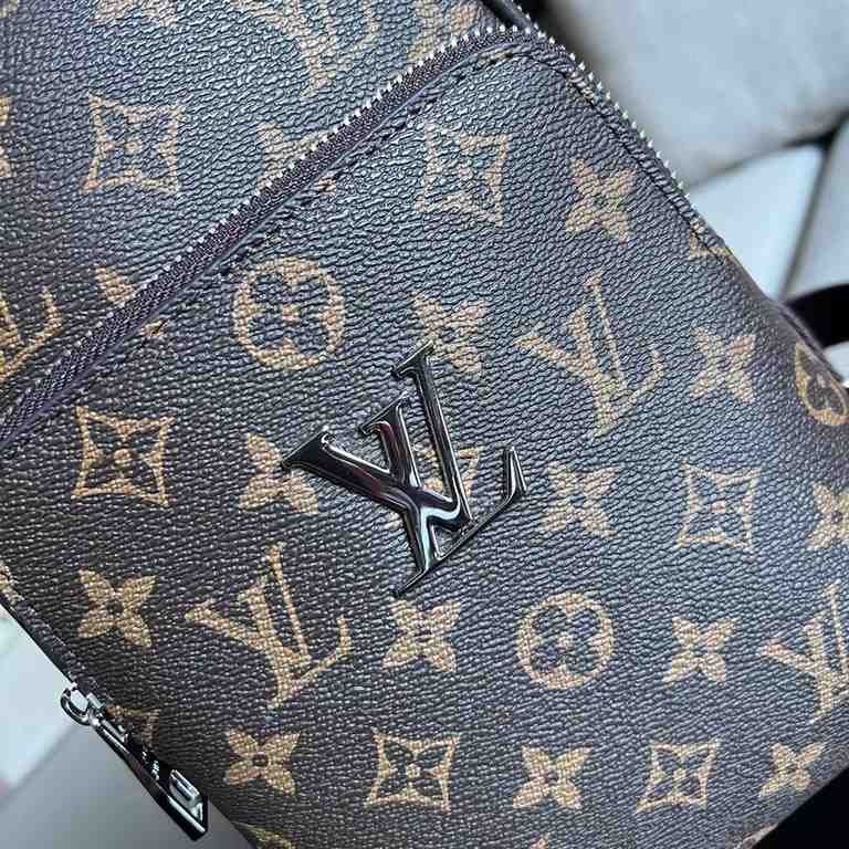 LV Chest BagModel 28996Size 18-31-5Counter new    Heavy hit replica   original leather replica   leather super soft   super large capacity   customized counter original hardware  smooth zipper    perfect craftsmanship   