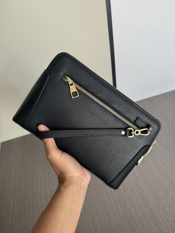 Top counter rats high-end goods 2024 latest hot models LV double zipper password lock imported head layer cowhide clutch bag fire models a large number of shipments, clamoring counter goods   top original single goods   