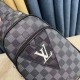 So many people looking at the bag!  LV is not good to sell turn the picture know. Newest 2020 Launched Men's Chest Bag, Selected Leather - High-grade Imported Cowhide Leather, Imported Lining Design  Uniform alignment [B