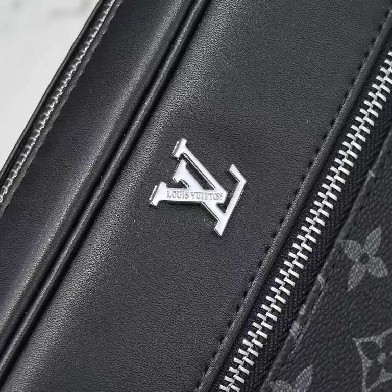 The latest models of Louis Denver counter authentic available [top original quality LV men's crossbody bagSize 27-19-7cmThe original factory production, must be fine   heavy gold playing version of the replica   original