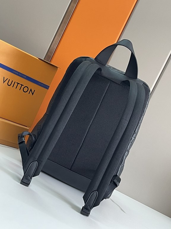 Top Original M46109 Embossed Black This racerback exudes sporty-chic attitude in a montage leather shadow. Lightweight calf leather in elegant black is embossed with Louis Vuitton's classic montage pattern for an underst