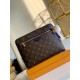 LV Louis Vuitton is the first to use the pouch in the world's most prestigious luxury brand, and it's the first to use the pouch in the world's most prestigious brand.The new pouch clutch is made of damier graphite canva