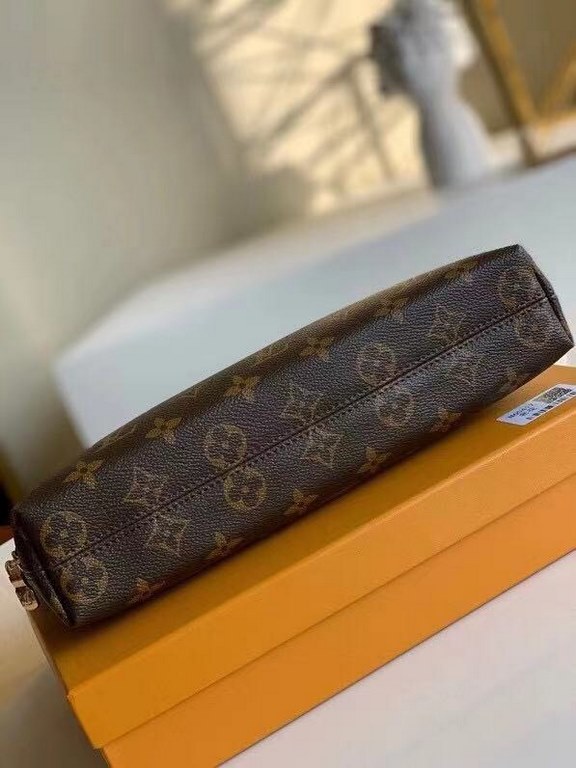 LV Louis Vuitton is the first to use the pouch in the world's most prestigious luxury brand, and it's the first to use the pouch in the world's most prestigious brand.The new pouch clutch is made of damier graphite canva