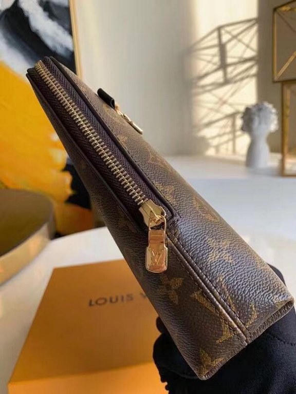 LV Louis Vuitton is the first to use the pouch in the world's most prestigious luxury brand, and it's the first to use the pouch in the world's most prestigious brand.The new pouch clutch is made of damier graphite canva