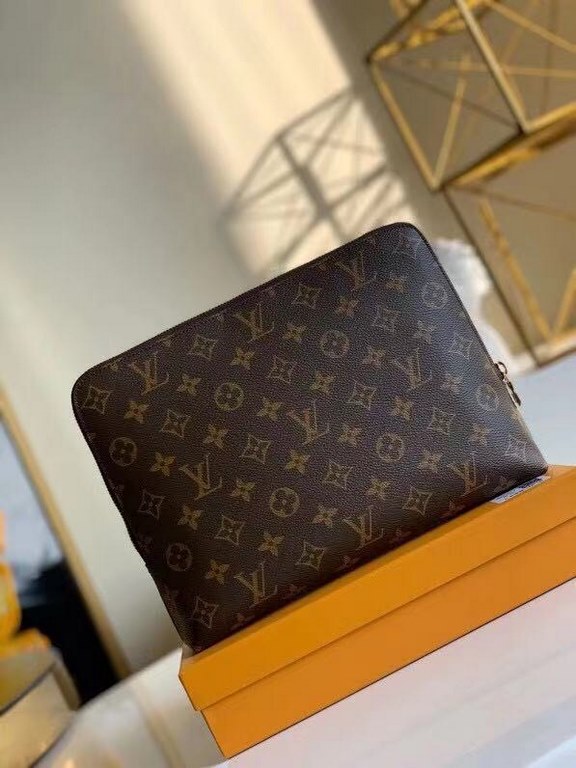 LV Louis Vuitton is the first to use the pouch in the world's most prestigious luxury brand, and it's the first to use the pouch in the world's most prestigious brand.The new pouch clutch is made of damier graphite canva