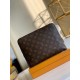 LV Louis Vuitton is the first to use the pouch in the world's most prestigious luxury brand, and it's the first to use the pouch in the world's most prestigious brand.The new pouch clutch is made of damier graphite canva