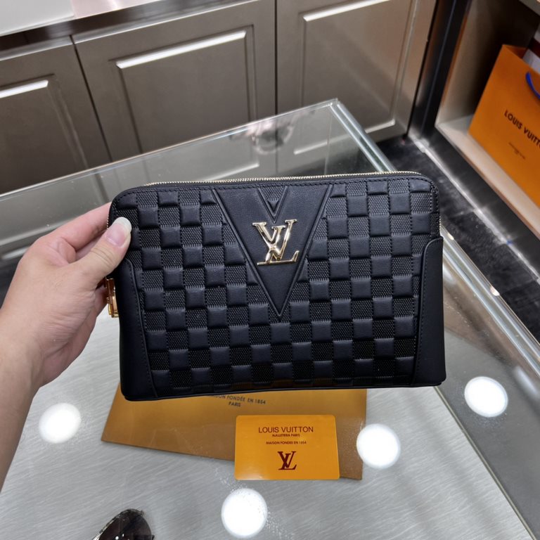 LOUIS VUITTON (Louis Vuitton   )   Haute Couture men's handbag series Top imported cowhide embossed, with a combination lock, double pull design, senior tailor three-dimensional tailoring perfect version of the hands on 