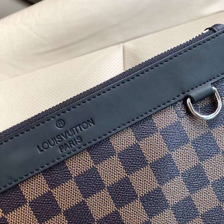 LV Louis Vuitton Multifunctional handbags shipping   unisex style   main models   imported special materials PVC plating with leather refined from   real shot not to repair the picture   every detail can be seen   the fi