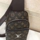 [Original Goods] LV Chest BagModel 28996Size 18-31-5Counter new    heavy hit version of the replica   original leather replica   leather super soft   oversized capacity   customized counter original hardware  smooth zipp