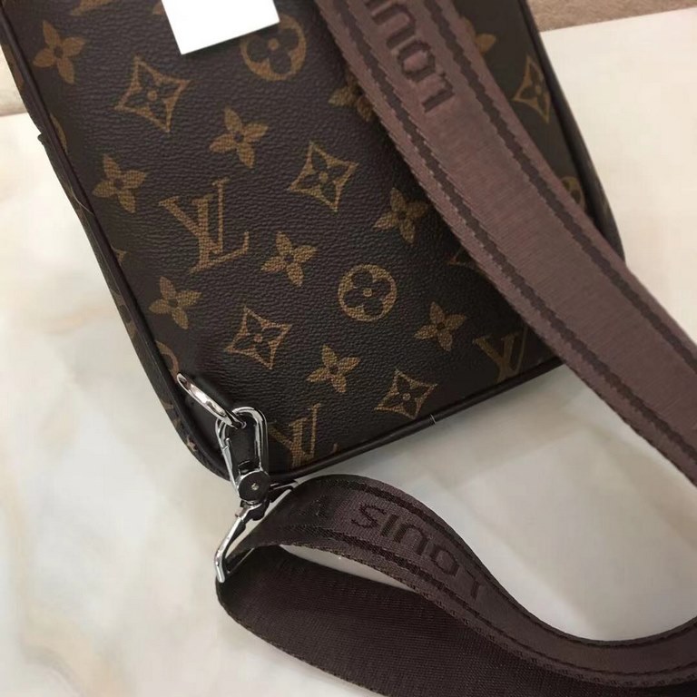 [Original Goods] LV Chest BagModel 28996Size 18-31-5Counter new    heavy hit version of the replica   original leather replica   leather super soft   oversized capacity   customized counter original hardware  smooth zipp