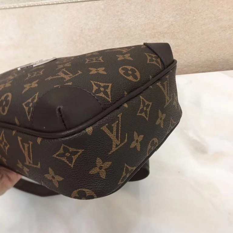 [Original Goods] LV Chest BagModel 28996Size 18-31-5Counter new    heavy hit version of the replica   original leather replica   leather super soft   oversized capacity   customized counter original hardware  smooth zipp