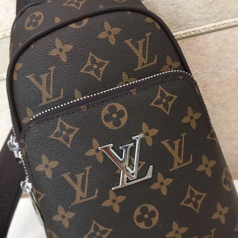 [Original Goods] LV Chest BagModel 28996Size 18-31-5Counter new    heavy hit version of the replica   original leather replica   leather super soft   oversized capacity   customized counter original hardware  smooth zipp