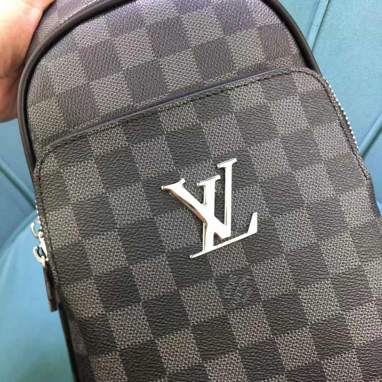 LV Chest BagModel 28996Size 18-31-5Counter new    Heavy hit replica   original leather replica   leather super soft   super large capacity   customized counter original hardware  smooth zipper    perfect craftsmanship   