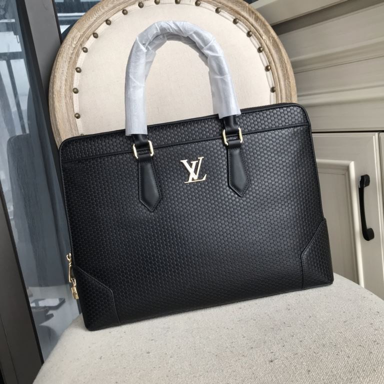 Top counter rat ruthless goods 2022 latest hot models top LV combination lock imported leather high-end handheld briefcase hot models a large number of shipments, clamoring counter goods   top original single goods   pap