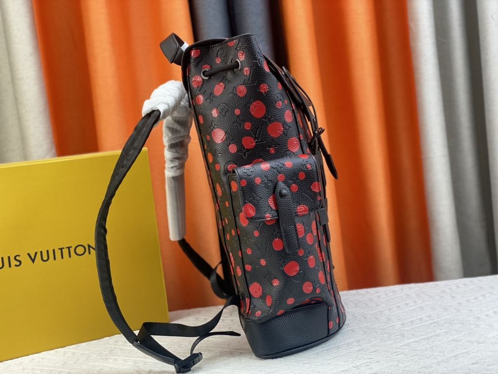 M21978 41379Polka DotLouis Vuitton x YK Christopher shoulder bag from the Louis Vuitton x Yayoi Kusama Collaboration continues the close connection between the brand and the Japanese artist's creativity, with the Infinit