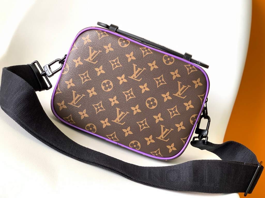 P TOP ORIGINAL EXCLUSIVE This S Lock messenger bag M58489 embossed M45806 black M45836 blue M46243 purple M46246 green is made of Monogram Macassar canvas and features a new closure inspired by Georges Vuitton's hard cas