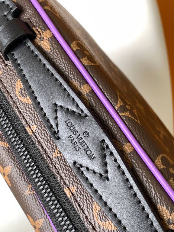 P TOP ORIGINAL EXCLUSIVE This S Lock messenger bag M58489 embossed M45806 black M45836 blue M46243 purple M46246 green is made of Monogram Macassar canvas and features a new closure inspired by Georges Vuitton's hard cas