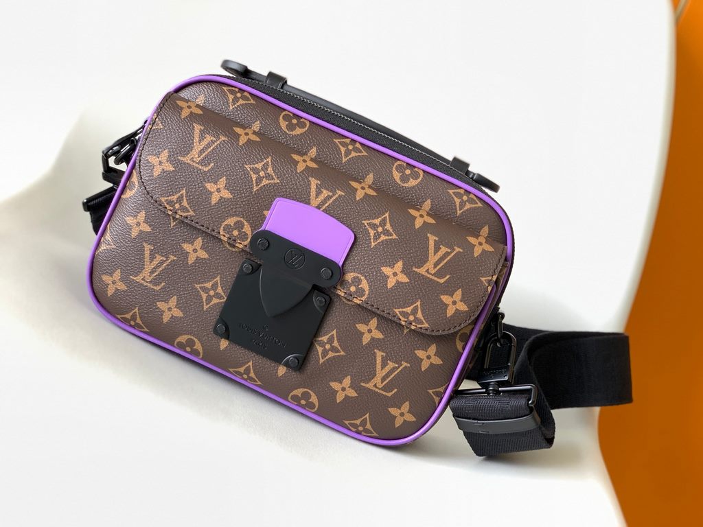 P TOP ORIGINAL EXCLUSIVE This S Lock messenger bag M58489 embossed M45806 black M45836 blue M46243 purple M46246 green is made of Monogram Macassar canvas and features a new closure inspired by Georges Vuitton's hard cas