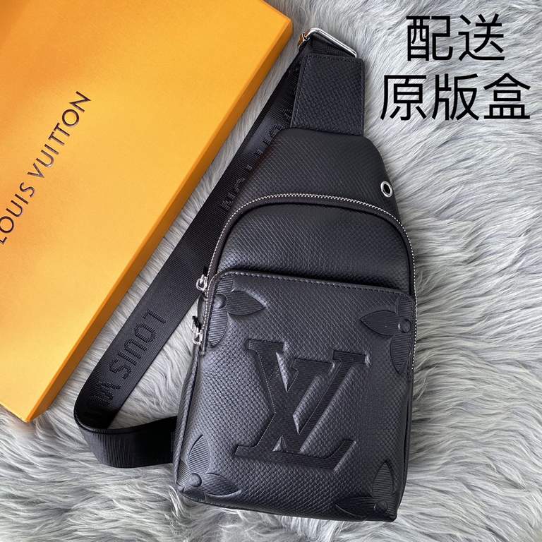 [Distribution of the original box] [Original single goods], the latest style ＜LV＞ men   chest bag   hot shipping   (physical photos   without adding any effect) original imported head layer cowhide   leather feel soft an