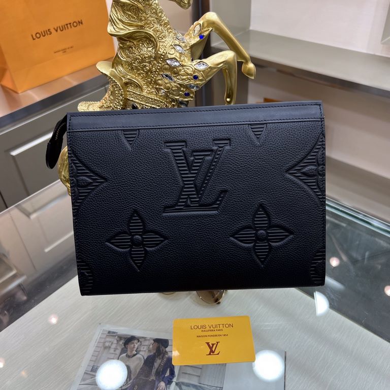 New  LOUIS VUITTON (Louis Vuitton)   the latest clutch bag Not only the bag type to do a good job, and the quality is also very fine, the use of imported cowhide embossed production, hardware supporting the style of simp