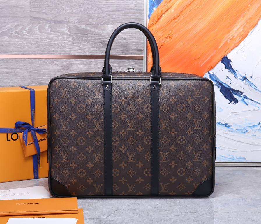 TOP ORIGINAL EXCLUSIVE ACTUAL M41125 BLACK GRID # OLD FLOWER ##PORTE-DOCUMENTS VOYAGE The Porte-Documents Voyage briefcase in Monogram Macassar canvas is a modern take on a classic Louis Vuitton design. With its lightwei