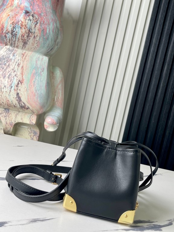 【Top Original Exclusive Real】M82886 M82885 Black Full Leather Mini Bucket Bag Burnt Wheat Bag Series Zjs jh Online Only Handbags A modern and sophisticated Noepers presented in Monogram Reverse canvas material. A special