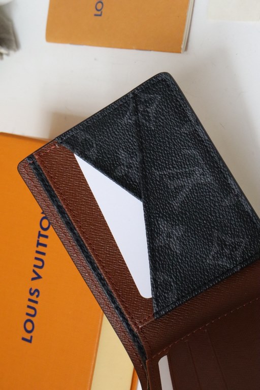 M80770MULTIPLE walletCrafted in soft Epi leather, this Multiple wallet is embellished with the discreet and chic LV Initials logo in the lower corner, giving it a sleek and modern look. Featuring multiple credit card slo