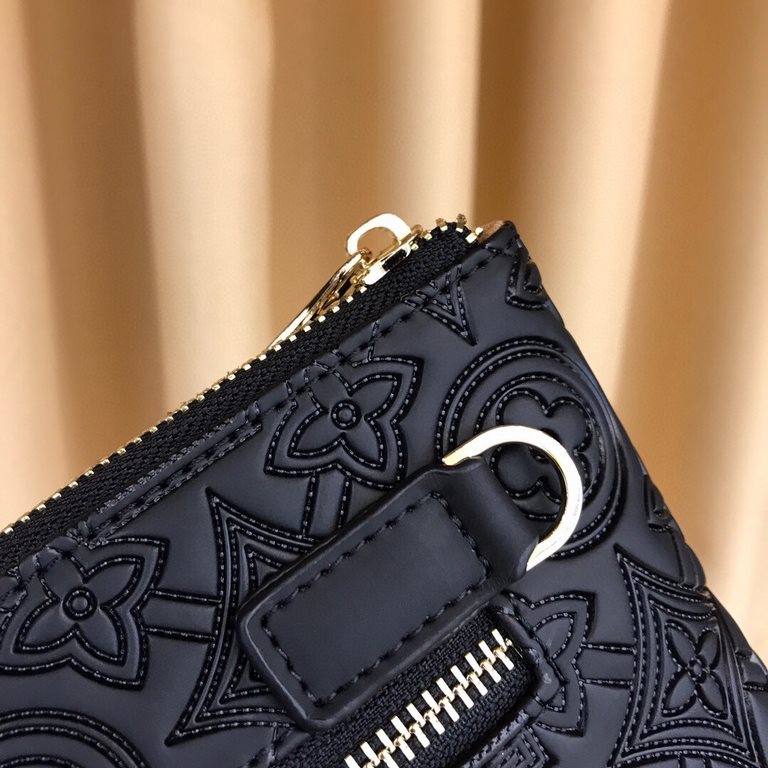 LV high-end goods     get your hands on the leather is good,   steel hardware are brand LOGO, look at the gloss of the leather, look at the oil edge, look at the alignment, the highest quality in the market, there is no 