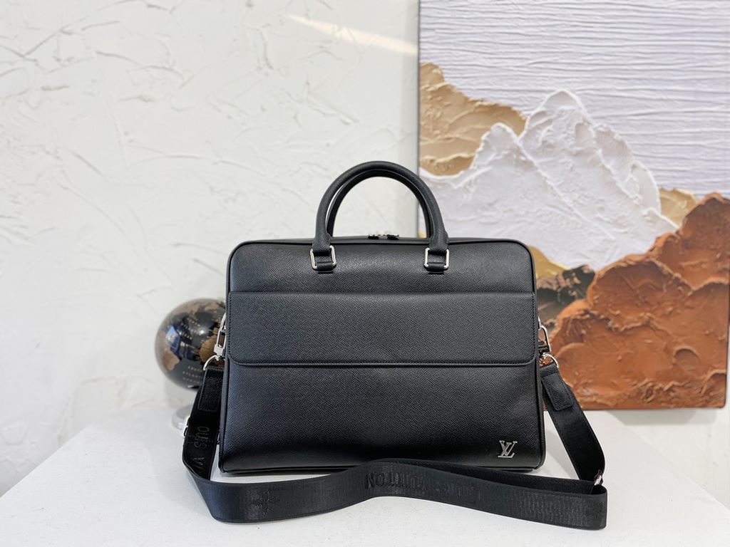 New [love] lv original single genuine new counter the same high-end men's casual briefcase   workmanship super refined and elegant. With imported raw materials cowhide special lining bag.