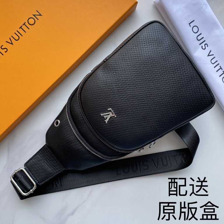 Distribution of the original box] the latest styles, LV men's chest bag   original single quality imported original leather material, lightweight, comfortable, smooth texture, delicate feel Noble hardware low-profile lux