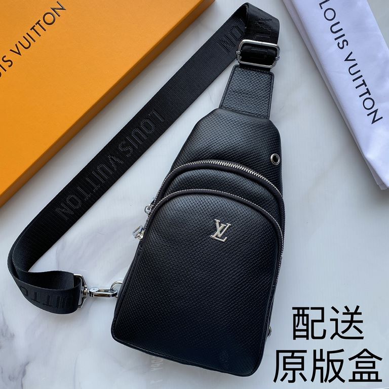 Distribution of the original box] the latest styles, LV men's chest bag   original single quality imported original leather material, lightweight, comfortable, smooth texture, delicate feel Noble hardware low-profile lux