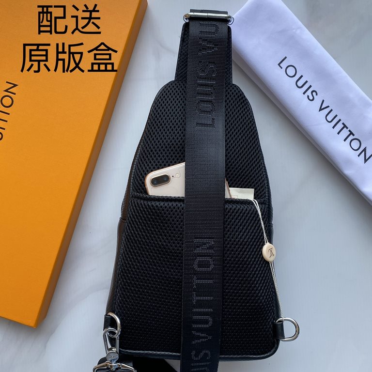 Distribution of the original box] the latest styles, LV men's chest bag   original single quality imported original leather material, lightweight, comfortable, smooth texture, delicate feel Noble hardware low-profile lux